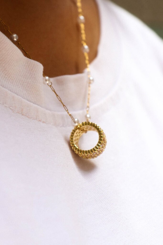 Oti Chain with Round Pendant