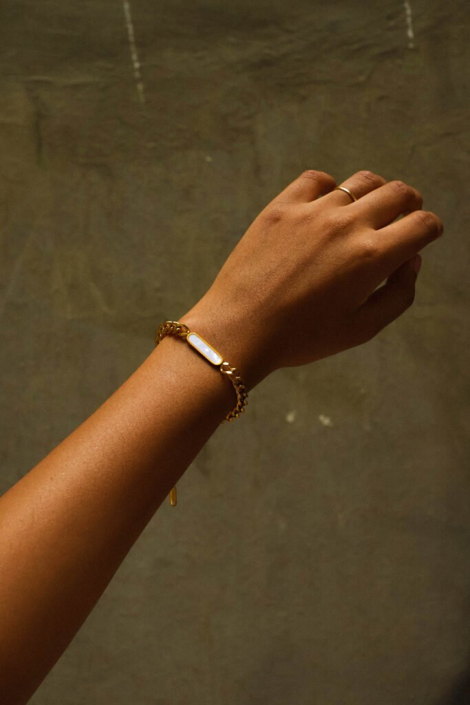 White Hori Stone Bracelet